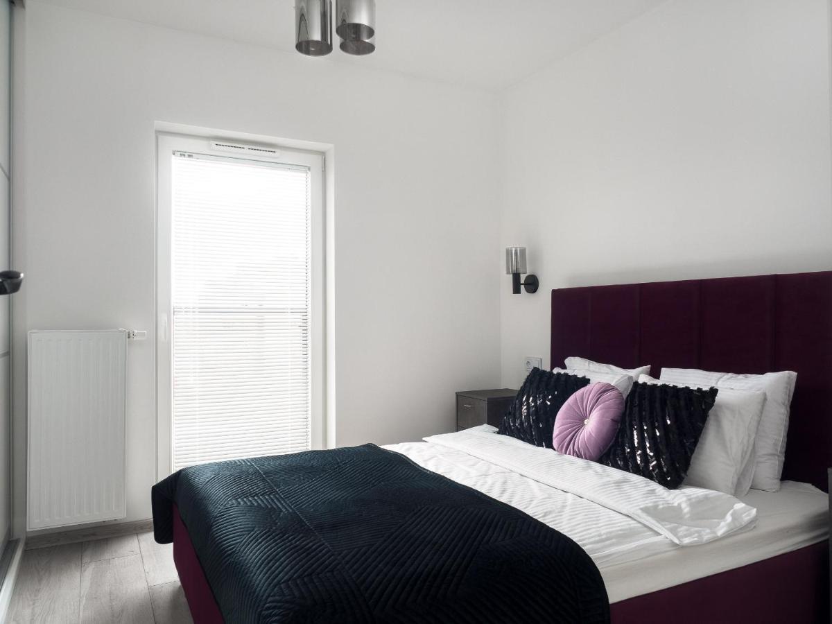 Szwedzka 22C Separate Bedroom Free Garage By Perfect Apart Warsawa Bagian luar foto