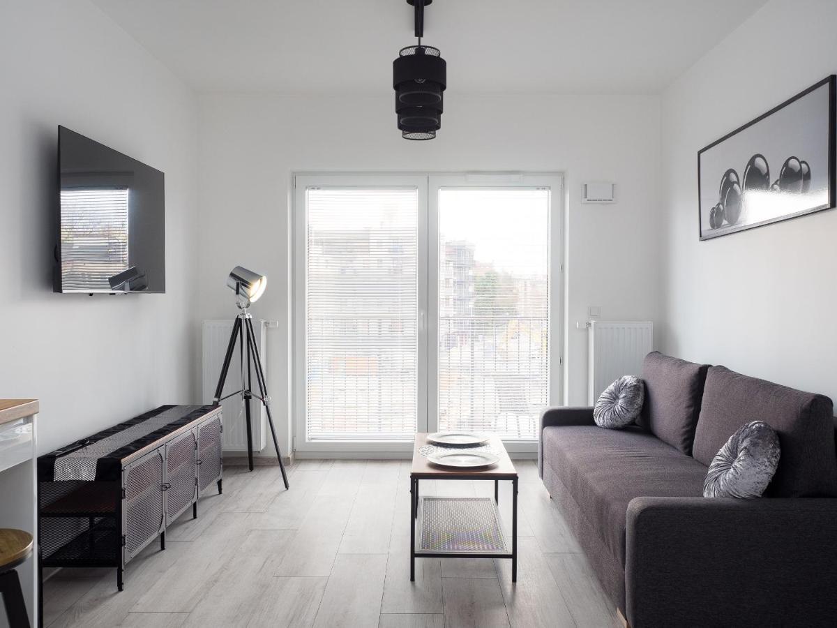 Szwedzka 22C Separate Bedroom Free Garage By Perfect Apart Warsawa Bagian luar foto